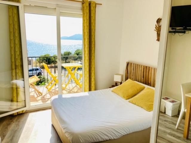 Hotel Almanarre Plage - Hotel Eco-Responsable Face A La Mer Hyères Zewnętrze zdjęcie